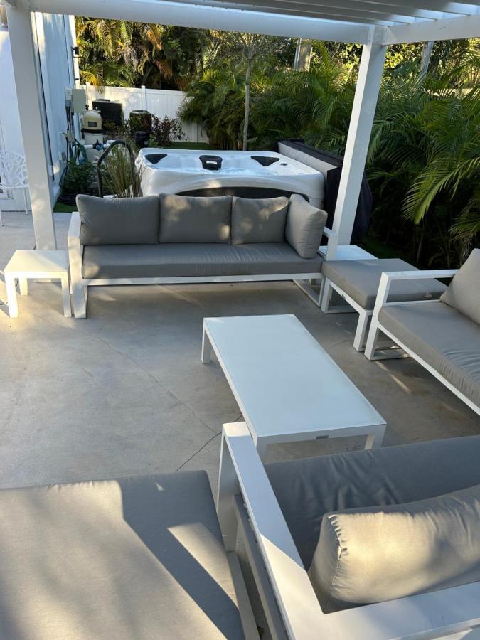 Men Only Clothing Option Guesthouse Near Wilton Manors Fort Lauderdale Exterior foto